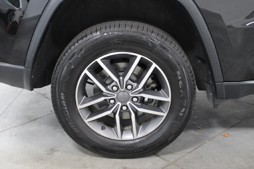 Used 2021 Jeep Grand Cherokee Limited AWD/4WD image 62