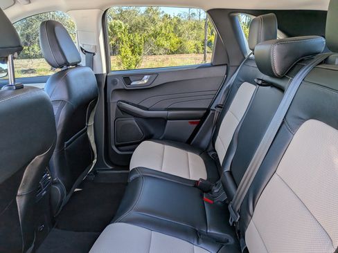 Used 2022 Ford Escape Titanium w/ Titanium Premium Package image 16