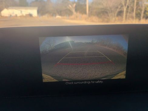 Used 2024 MAZDA MAZDA3 s image 27