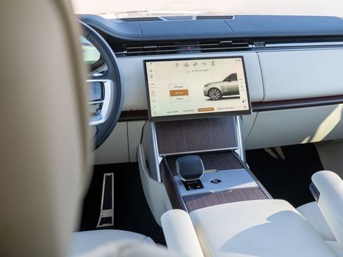 New 2026 Land Rover Range Rover SE image 20