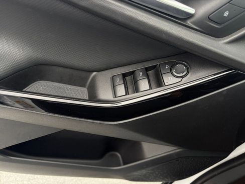 Used 2025 Chevrolet Equinox LT image 20