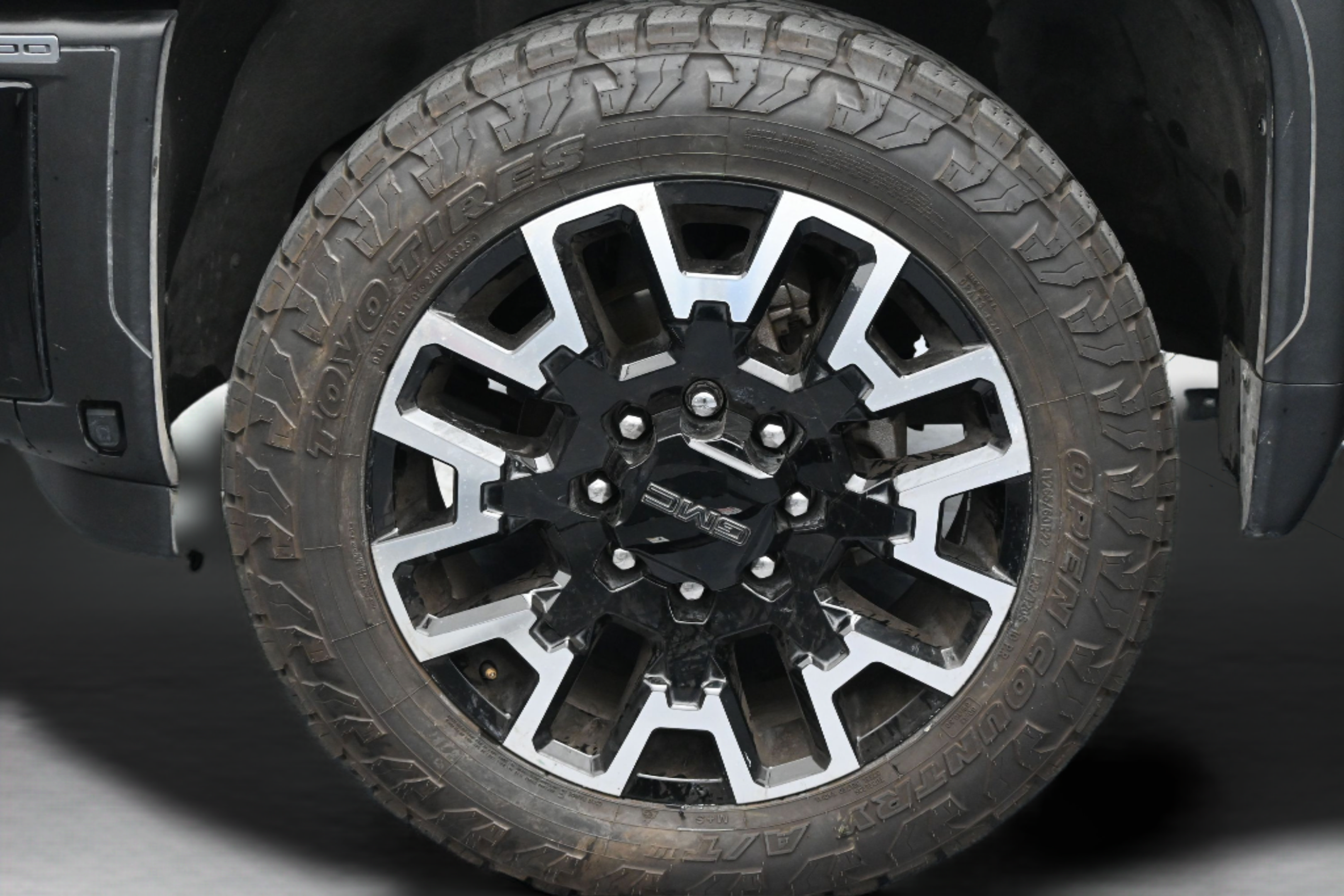 Used 2024 GMC Sierra 2500 AT4 w/ AT4 Premium Plus Package AWD/4WD image 10