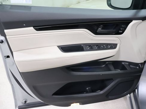 New 2026 Honda Odyssey Touring image 8