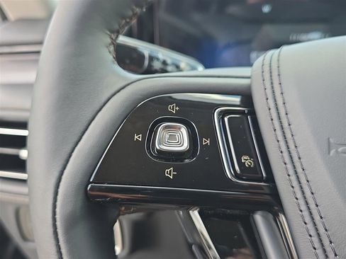 New 2025 Lincoln Aviator 2WD w/ Equipment Group 101A image 25