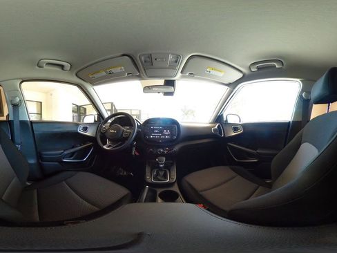 Used 2025 Kia Soul LX w/ LX Technology Package image 37