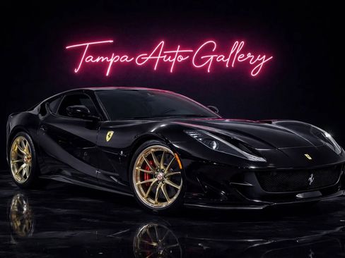 Used 2019 Ferrari 812 Superfast Coupe 2D image 1