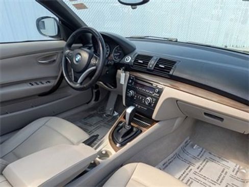 Used 2010 BMW 128i Convertible image 20