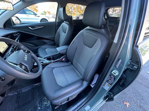 New 2026 Kia Niro EX image 28