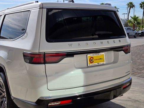 Used 2024 Jeep Wagoneer L Series II w/ Flexible Seating Group image 4