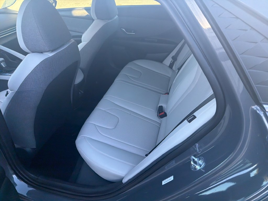 Used 2026 Hyundai Elantra Limited FWD image 14