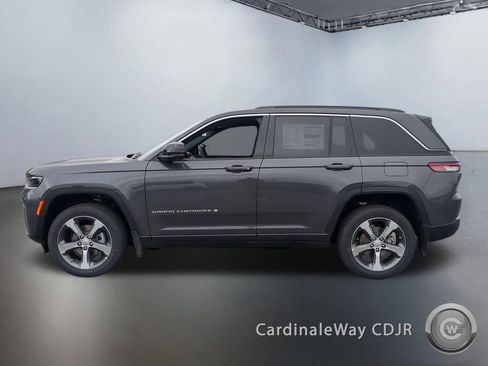 New 2026 Jeep Grand Cherokee Limited w/ Luxury Tech Group II AWD/4WD image 5