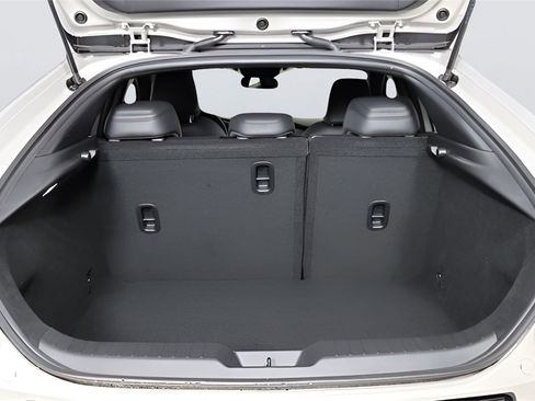 Used 2024 MAZDA MAZDA3 Hatchback w/Premium Plus Pkg image 14