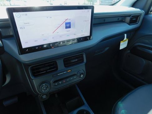 New 2025 Ford Maverick Lariat w/ Black Appearance Package image 26