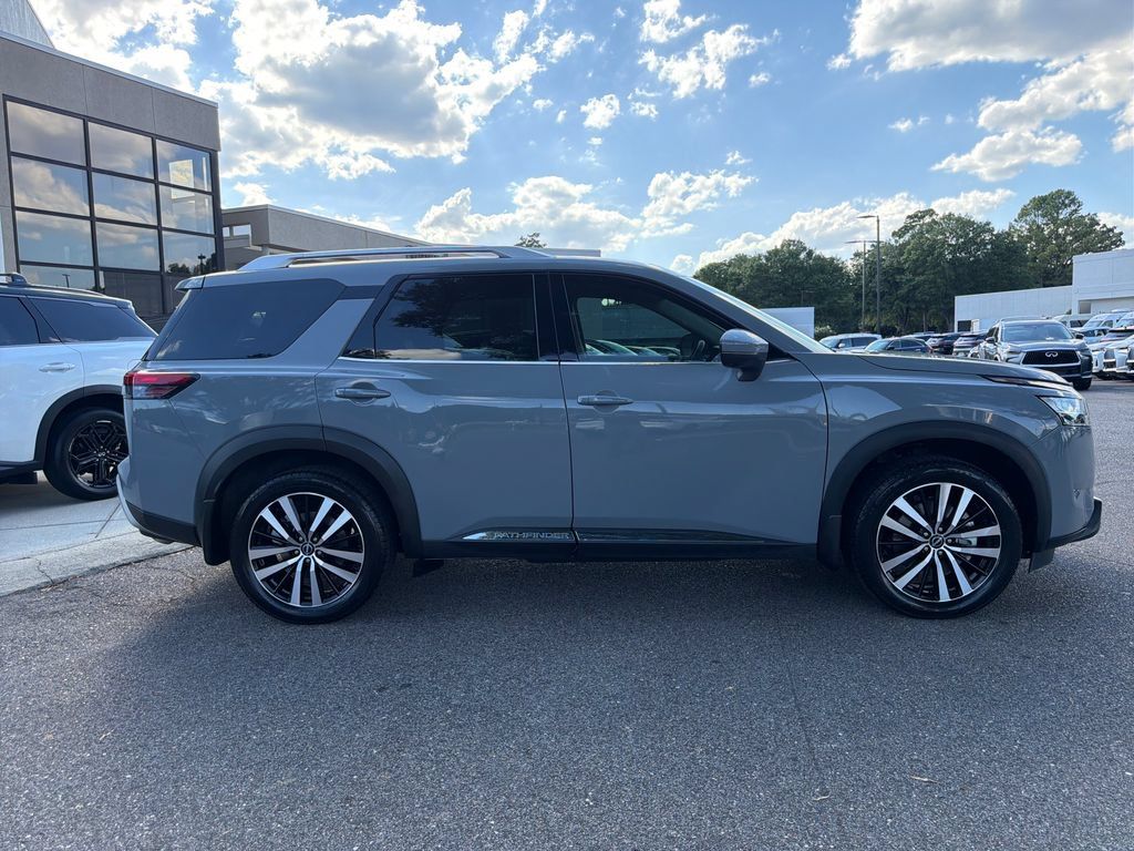 Used 2023 Nissan Pathfinder Platinum w/ Cargo Package AWD/4WD image 13