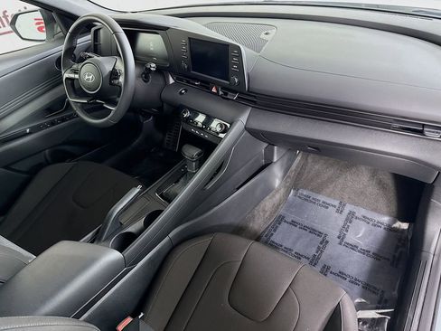 Certified 2025 Hyundai Elantra Sport FWD image 29
