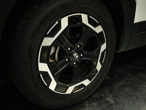 Used 2025 Hyundai Santa Fe SEL FWD image 3