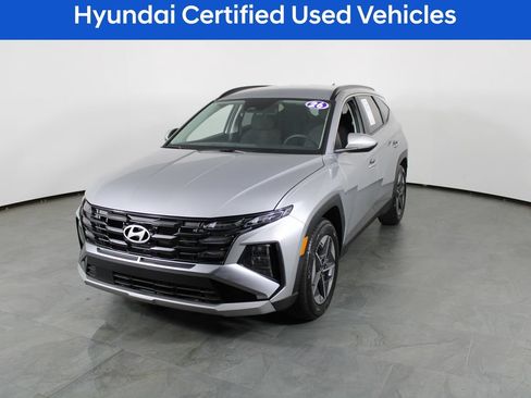Used 2026 Hyundai Tucson SEL FWD image 2