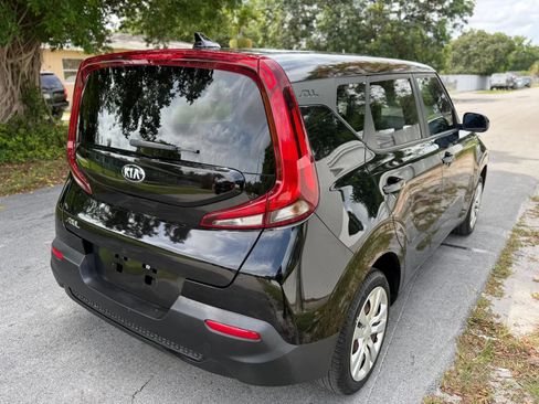 Used 2020 Kia Soul LX FWD image 9