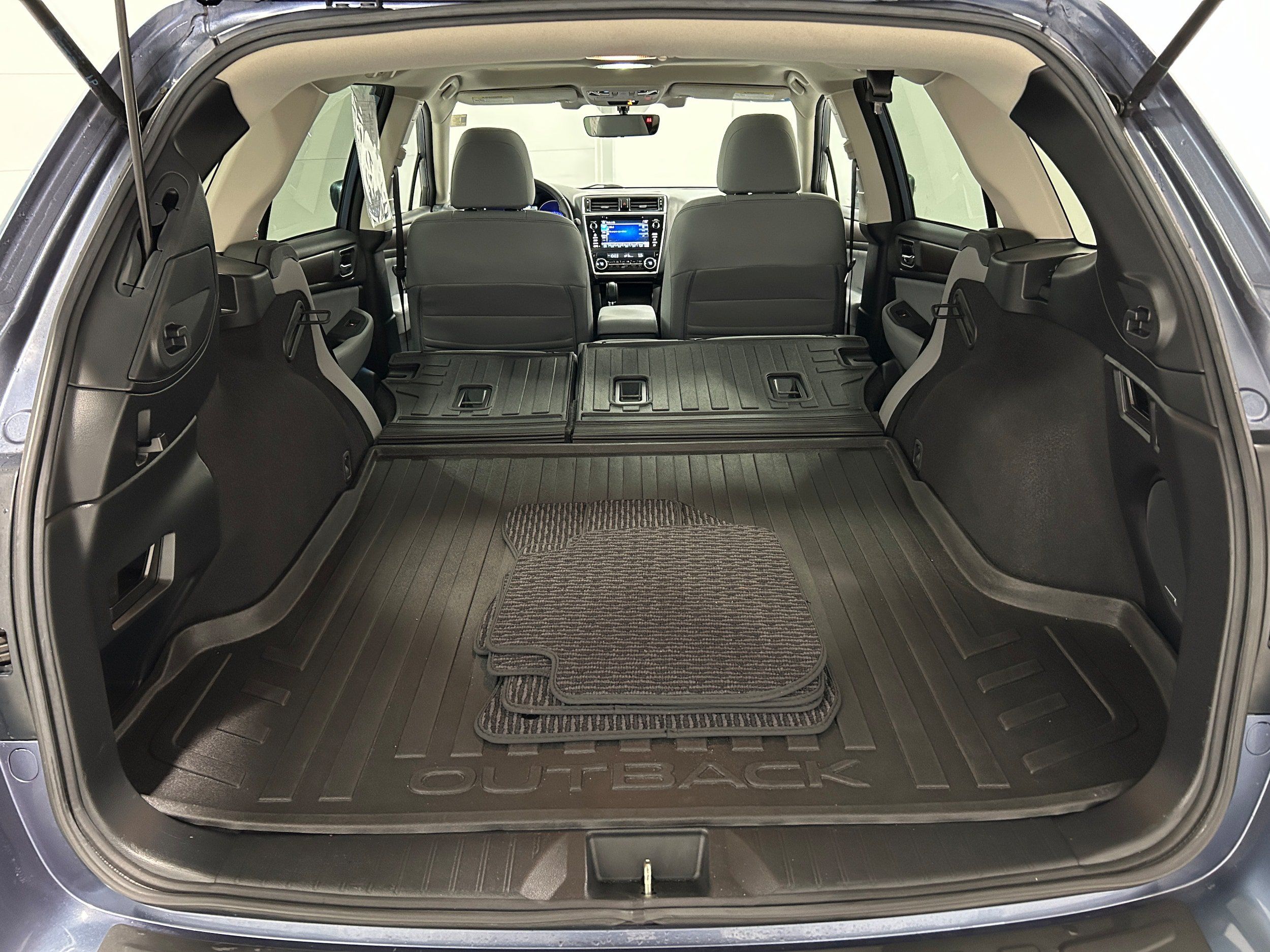 Used 2018 Subaru Outback 3.6R Limited AWD/4WD image 37