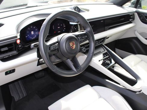 Used 2024 Porsche Macan 4 Electric image 4
