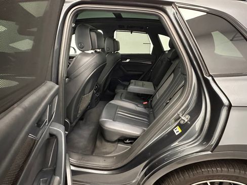 Used 2023 Audi SQ5 Prestige w/ Prestige Package image 36
