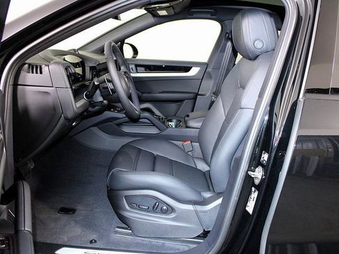 New 2026 Porsche Cayenne E-Hybrid Coupe image 5