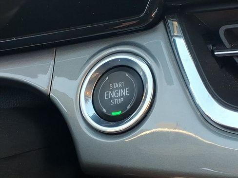 Used 2025 Chevrolet Trax LT image 11