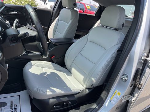Used 2018 Chevrolet Malibu Hybrid w/ Driver Confidence Package FWD image 17