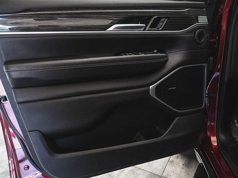 Used 2022 Jeep Wagoneer Series III image 8