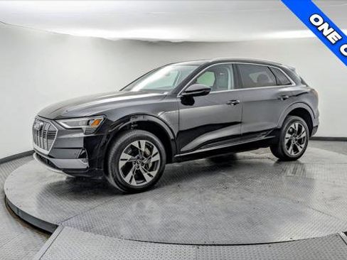 Used 2023 Audi e-tron Premium image 2