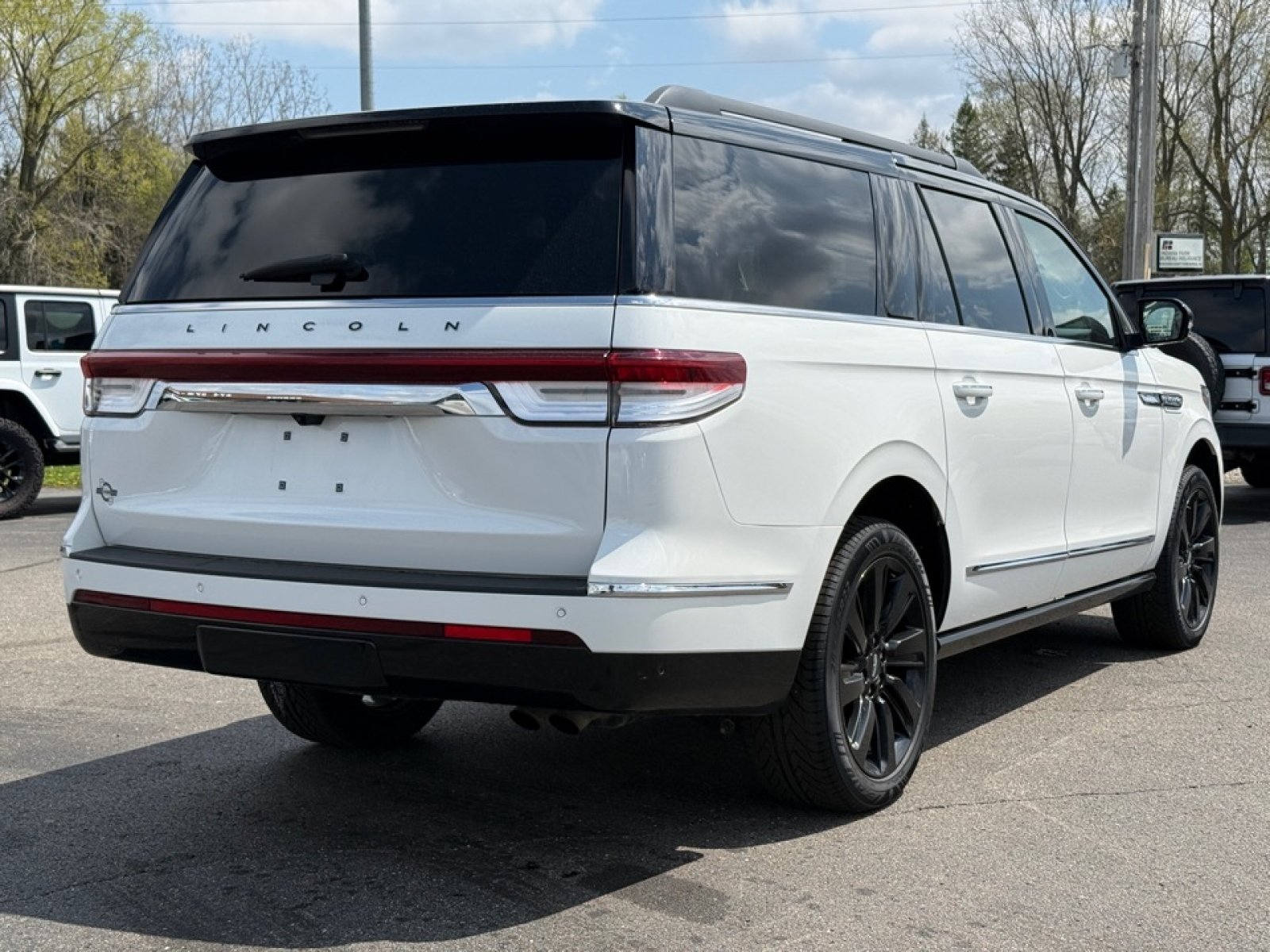 Used 2023 Lincoln Navigator L Black Label AWD/4WD image 8