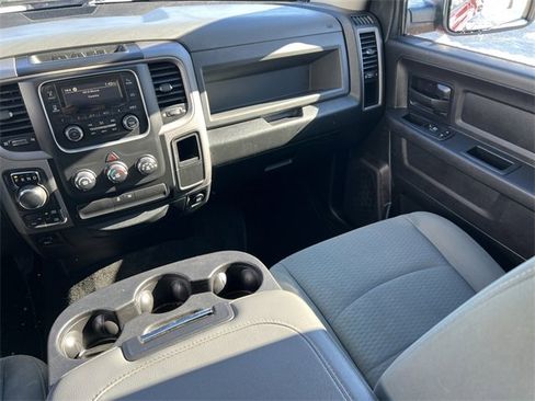 Used 2017 RAM 1500 Express image 27