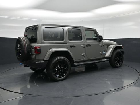 Used 2023 Jeep Wrangler Unlimited Sahara w/ Cold Weather Group AWD/4WD image 24
