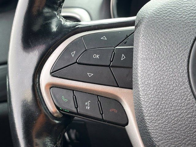 Used 2020 Jeep Grand Cherokee Altitude AWD/4WD image 34