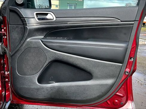 Used 2022 Jeep Grand Cherokee Limited image 24