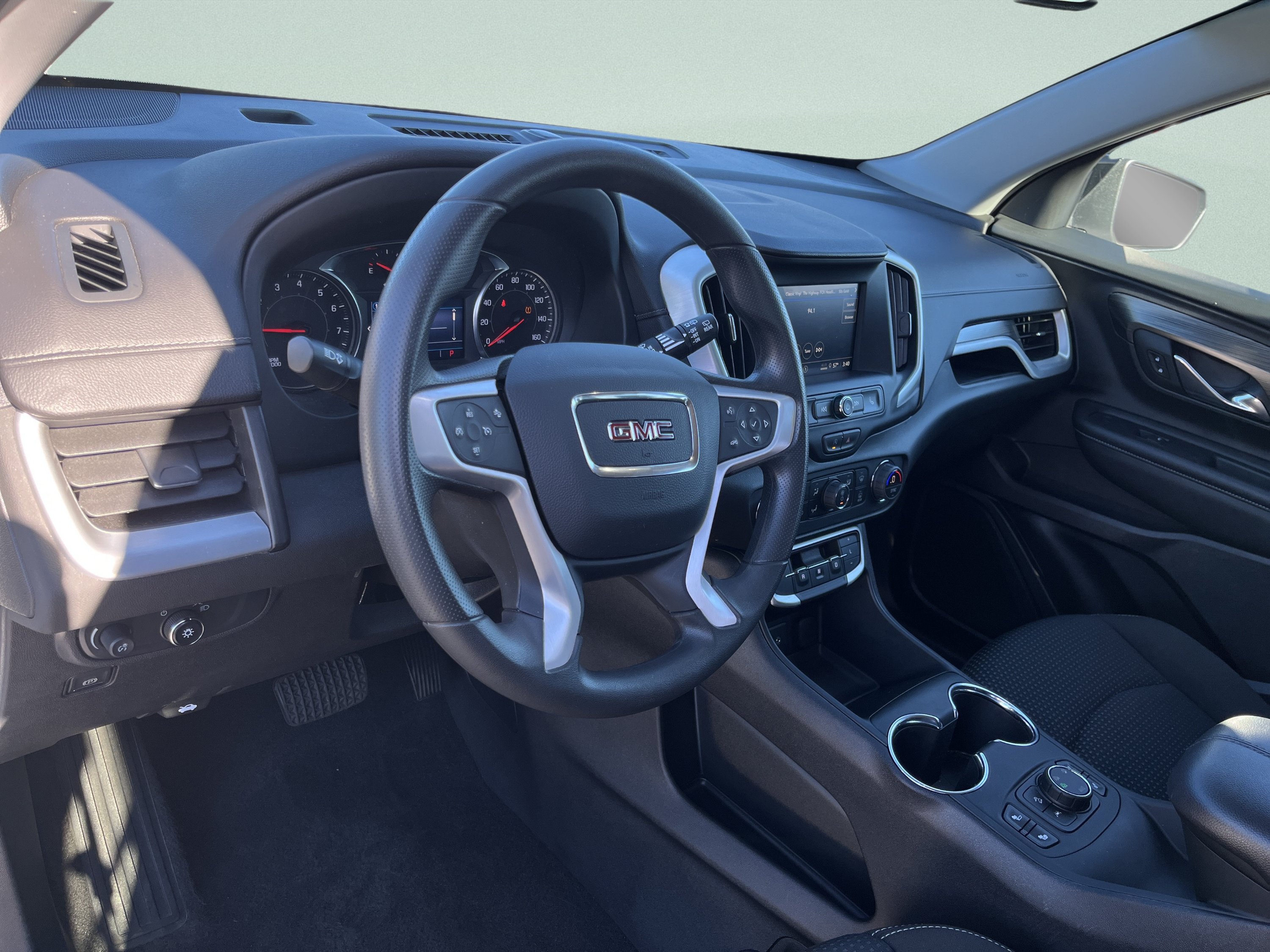 Used 2023 GMC Terrain SLE w/ Driver Convenience Package AWD/4WD image 16