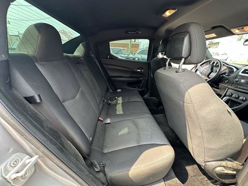 Used 2014 Dodge Avenger SE FWD image 10