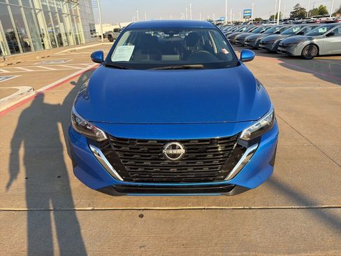 Used 2025 Nissan Sentra SV FWD image 8