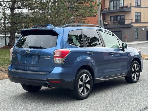 Used 2017 Subaru Forester 2.5i Limited AWD/4WD image 6