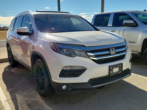Used 2018 Honda Pilot Elite image 4