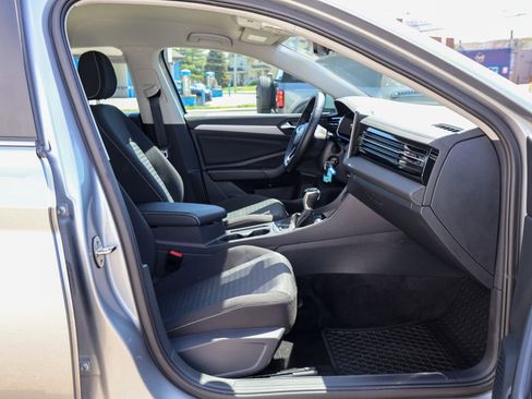 Used 2025 Volkswagen Jetta S image 28