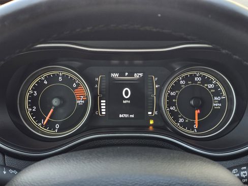 Used 2019 Jeep Cherokee Latitude Plus image 18