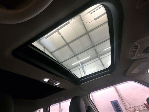 Used 2016 MINI Cooper 4-Door Hardtop image 21