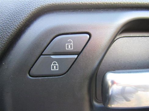 Used 2019 Chevrolet Silverado 1500 Custom Trail Boss image 26