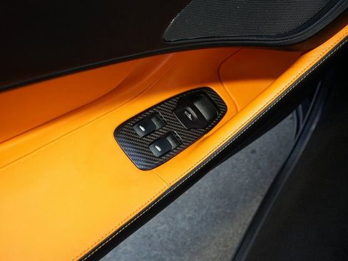 Used 2018 McLaren 570S Spider RWD image 20