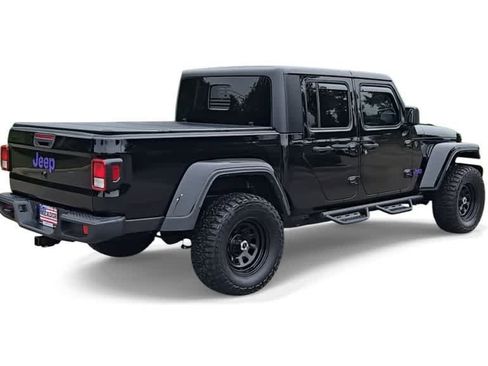 Used 2024 Jeep Gladiator Sport AWD/4WD image 8