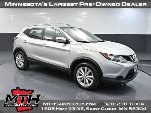Used 2017 Nissan Rogue Sport SV AWD/4WD image 1