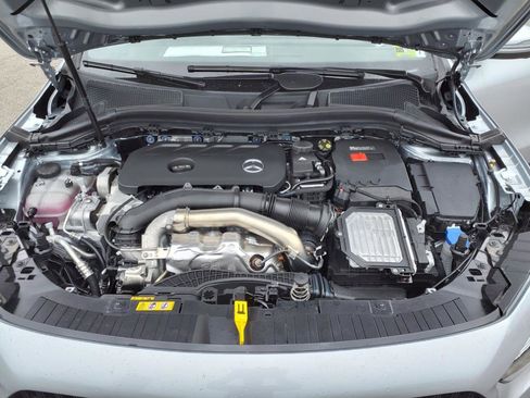 Certified 2025 Mercedes-Benz GLA 250 4MATIC image 9