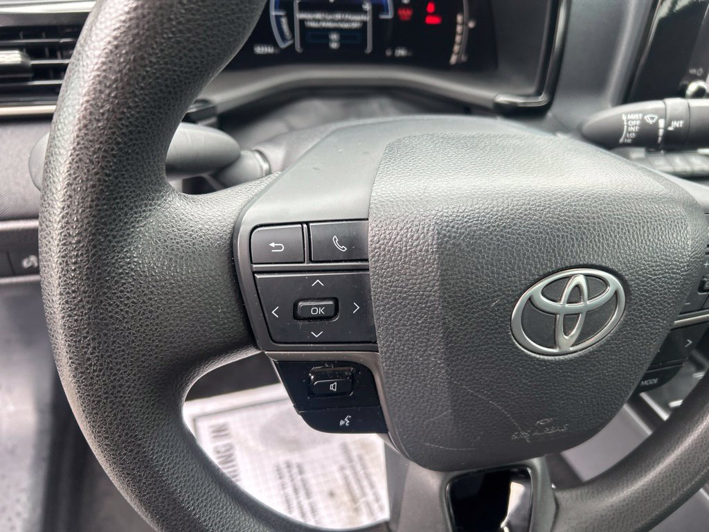 Used 2025 Toyota Camry LE FWD image 24