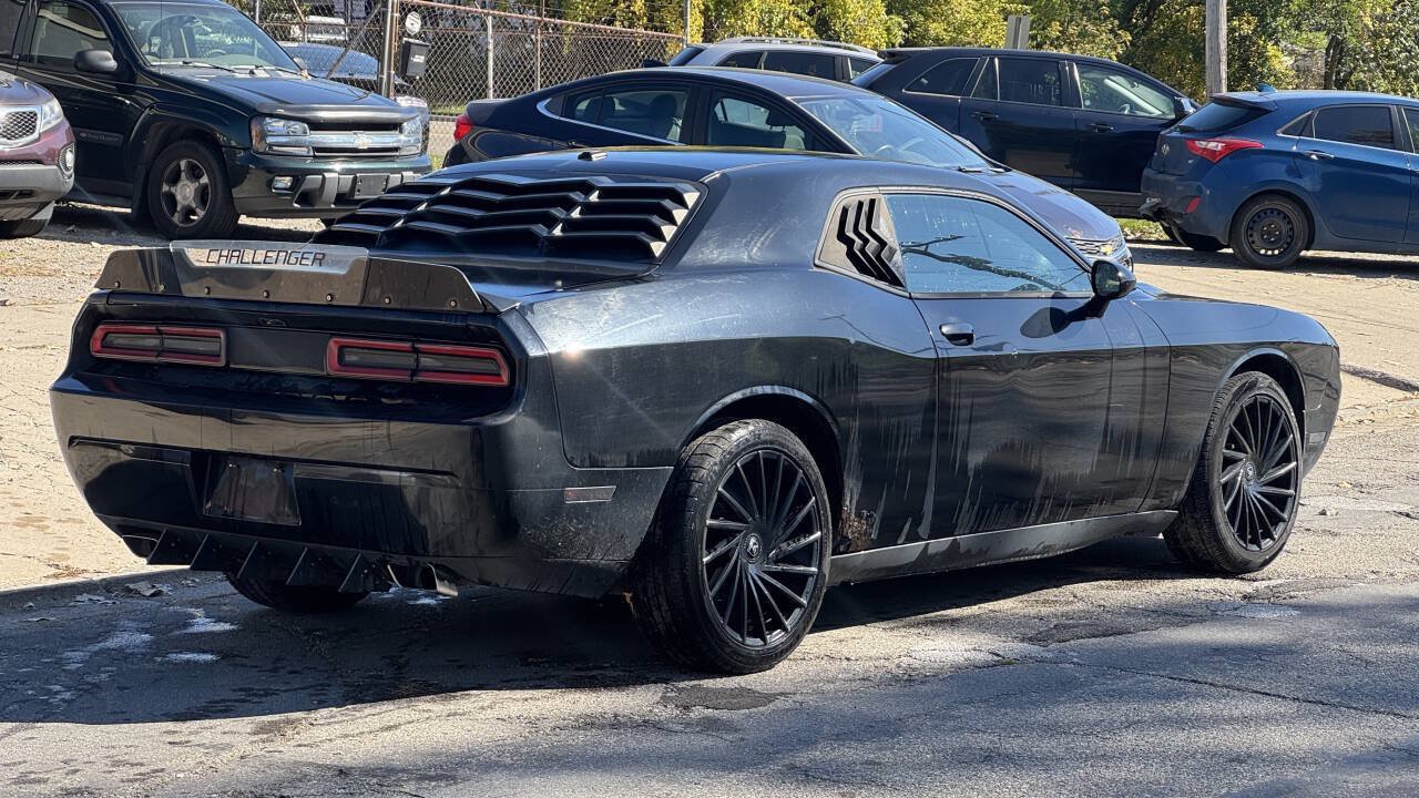 Used 2012 Dodge Challenger SXT Plus RWD image 4